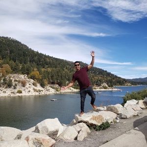 Meet your Posher, Manuel